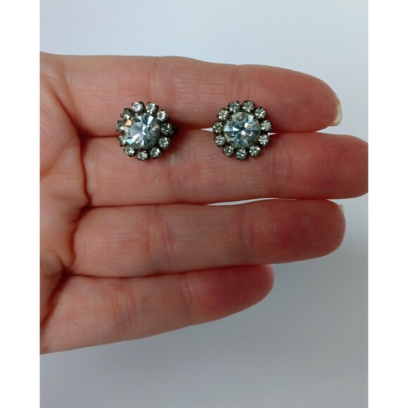 Vintage Clear Sparkly Rhinestone Clip-On Earrings Estate Find 1/2 in - Picture 6 of 10